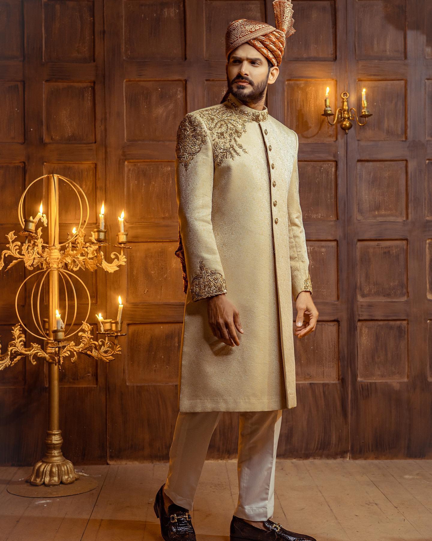 Sultan’s Poise Attire
